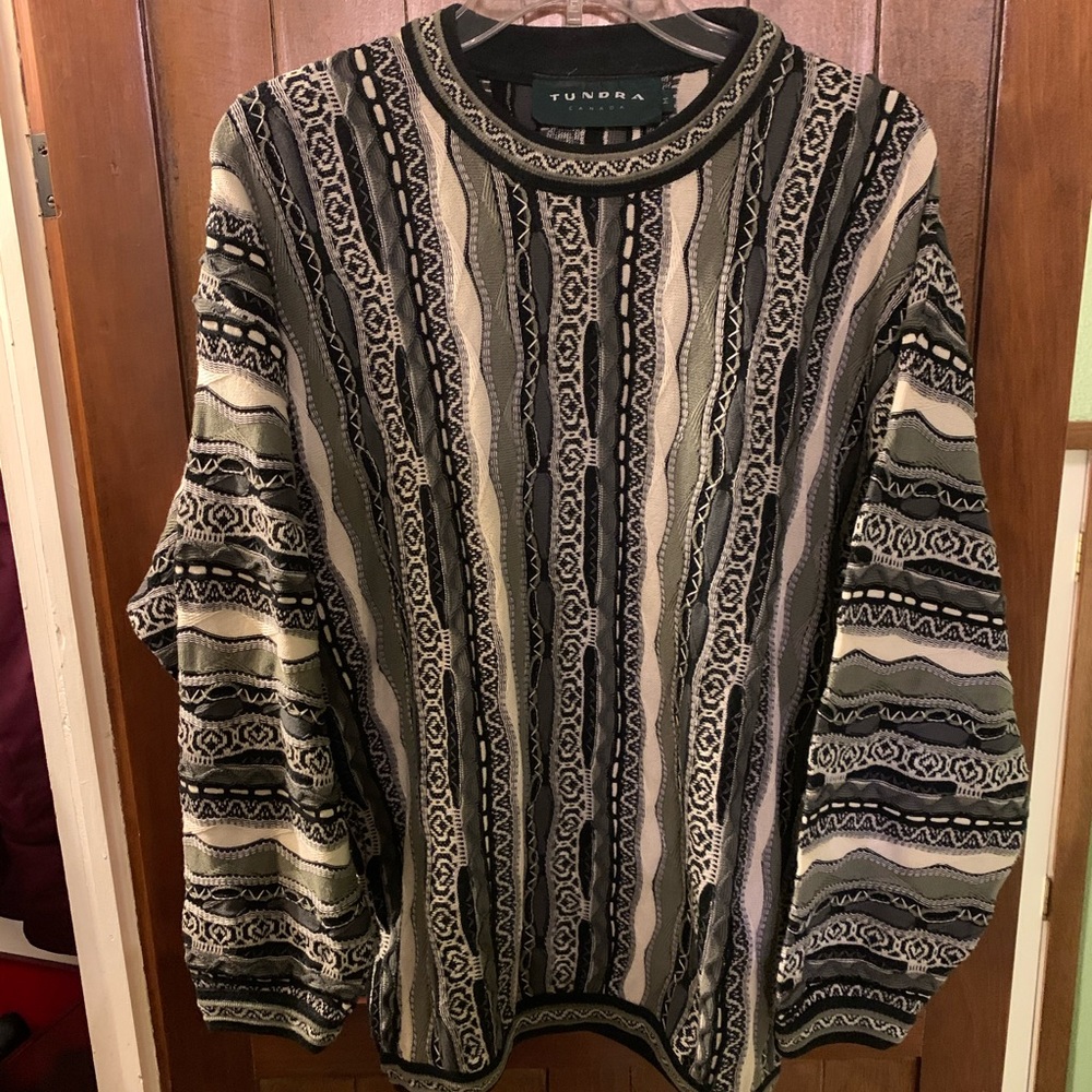 Vntg Tundra Canada sweater